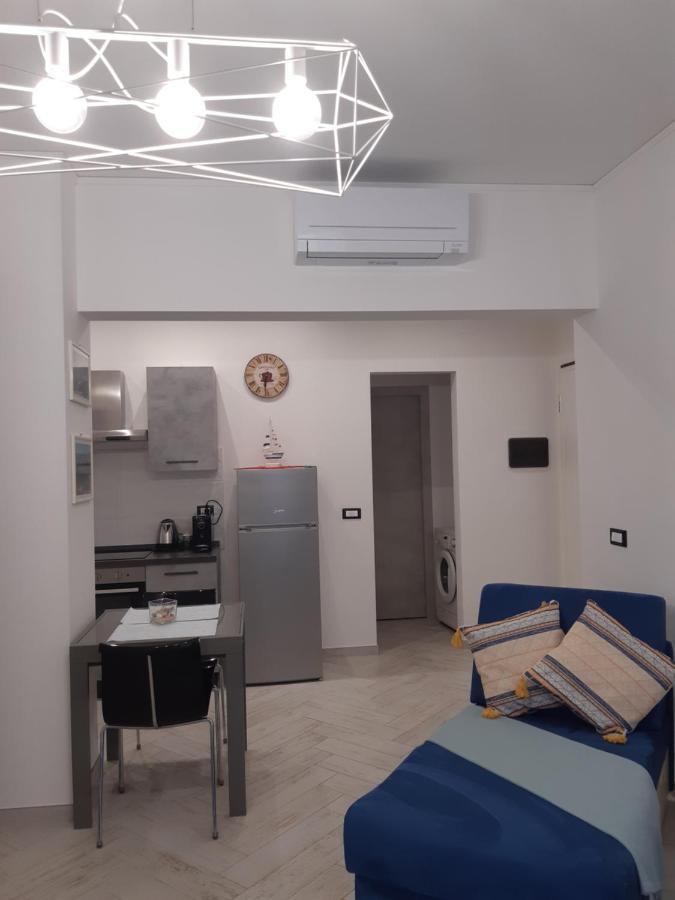 Casa Vacanze Via Nizza 57 Zinola-Wifi Savona Exteriör bild